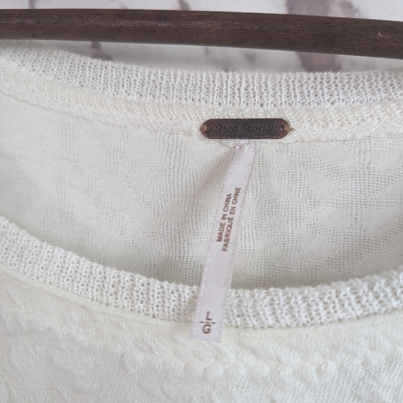 🖤 Free People white boho fringe assymetrical tank top oversized - Picture 2 of 8